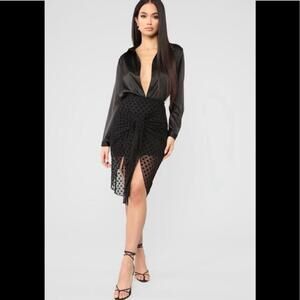 🆕Fashion Nova - Miami vibing mesh tie skirt in black